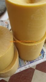Filtered Natural Beeswax - Pure and refined for superior quality in cosmetics, candles, and crafts. - Image 3
