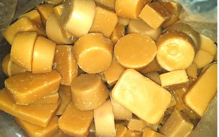 Small Size Double-Filtered Natural Beeswax – High-Quality Pure Beeswax for Various Uses - Image 1